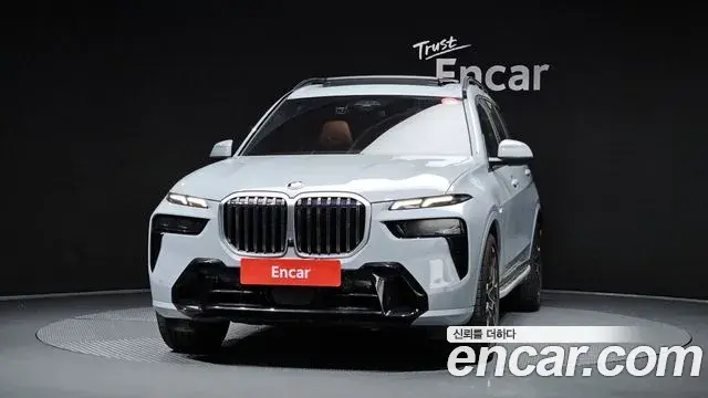BMW X7 2024 — Photo 32/32
