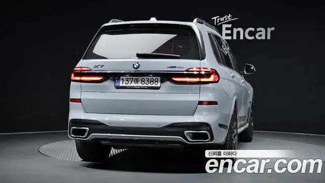 BMW X7 2024 — Photo 29/32