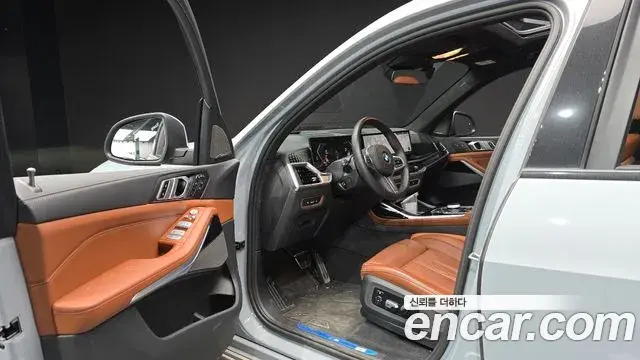 BMW X7 2024 — Photo 14/32