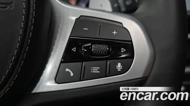 BMW X7 2024 — Photo 8/32