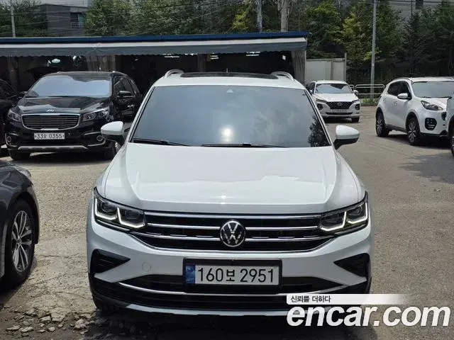Volkswagen Tiguan 2023 — Photo 1/18