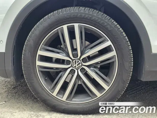 Volkswagen Tiguan 2023 — Photo 5/18