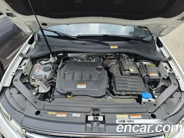 Volkswagen Tiguan 2023 — Photo 2/18