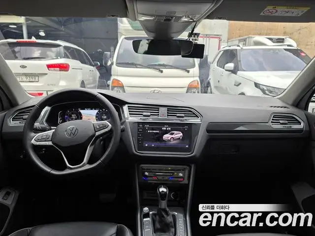 Volkswagen Tiguan 2023 — Photo 10/18