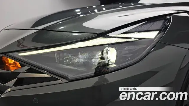 Hyundai The New Avante Hybrid 2022 — Photo 26/35
