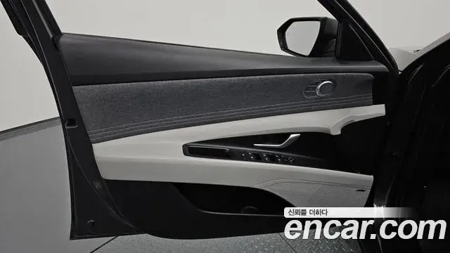 Hyundai The New Avante Hybrid 2022 — Photo 4/35