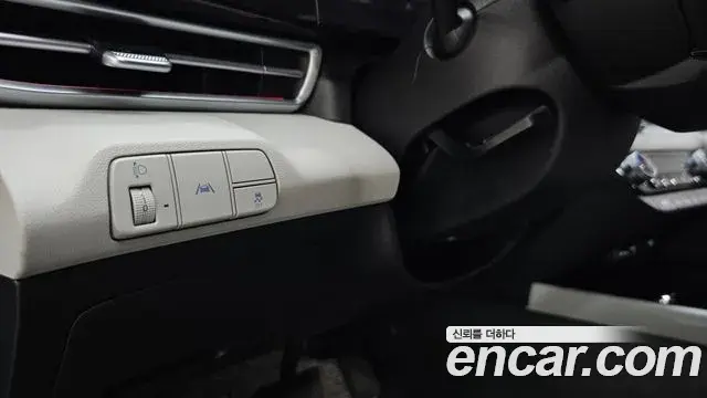 Hyundai The New Avante Hybrid 2022 — Photo 13/35
