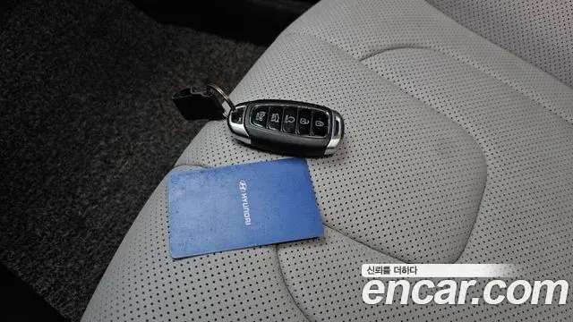 Hyundai The New Avante Hybrid 2022 — Photo 8/35