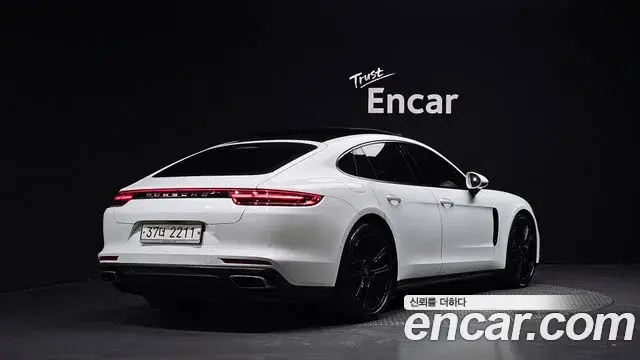 Porsche Panamera 2018 — Photo 17/30