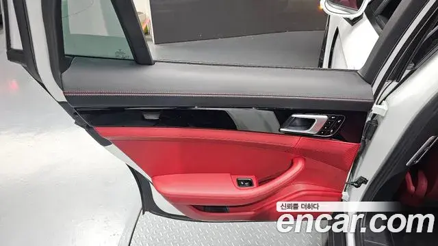 Porsche Panamera 2018 — Photo 13/30