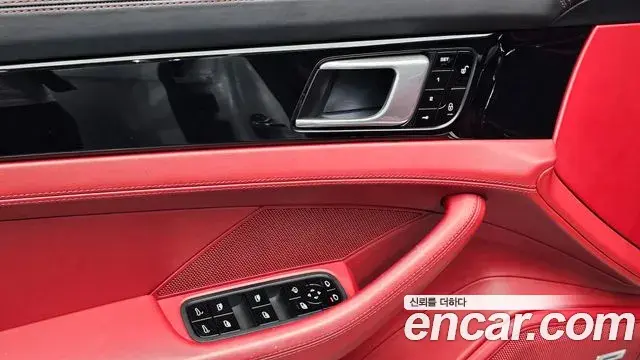 Porsche Panamera 2018 — Photo 23/30