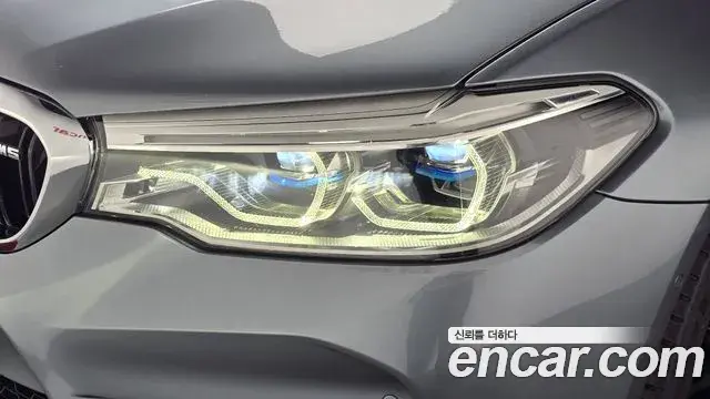 BMW M5 2019 — Şəkil 33/34