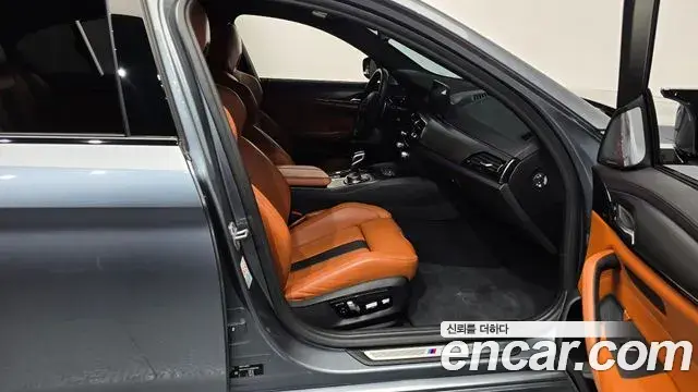 BMW M5 2019 — Şəkil 21/34