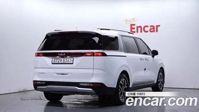 Kia Carnival 2023 — Фото 2/20