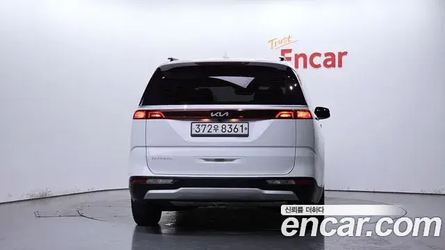 Kia Carnival 2023 — Фото 4/20