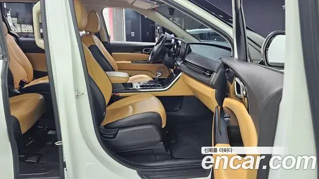 Kia Carnival 2023 — Фото 11/20