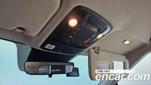 Kia Carnival 2023 — Фото 18/20
