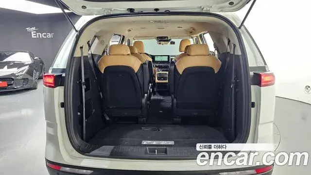 Kia Carnival 2023 — Фото 20/20