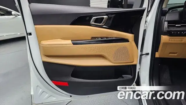 Kia Carnival 2023 — Şəkil 9/30