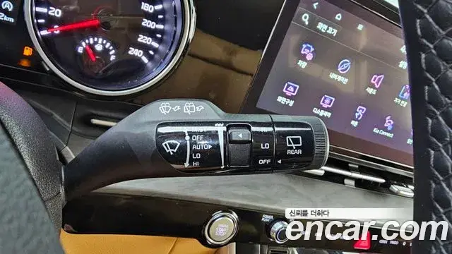 Kia Carnival 2023 — Şəkil 10/30