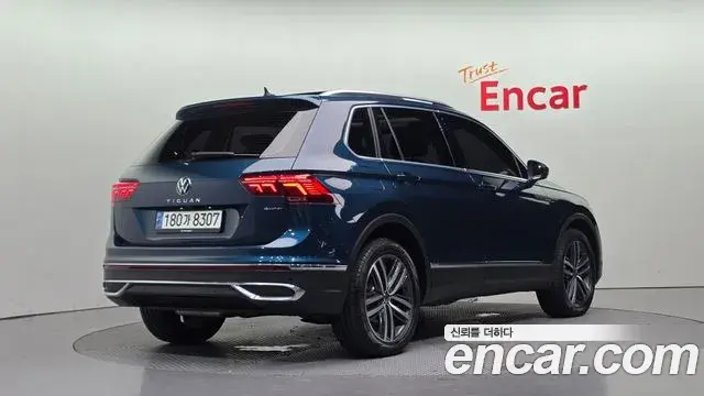 Volkswagen Tiguan 2023 — Photo 13/33