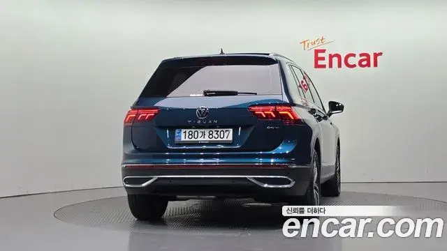Volkswagen Tiguan 2023 — Photo 17/33