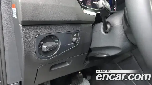 Volkswagen Tiguan 2023 — Photo 10/33