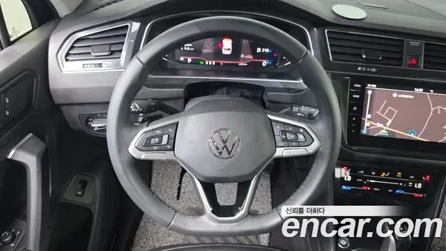Volkswagen Tiguan 2023 — Photo 28/33