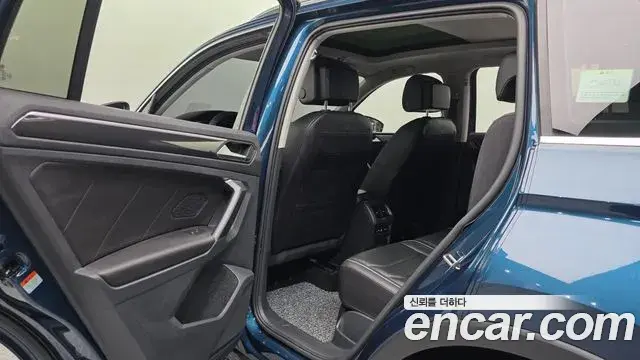 Volkswagen Tiguan 2023 — Photo 6/33