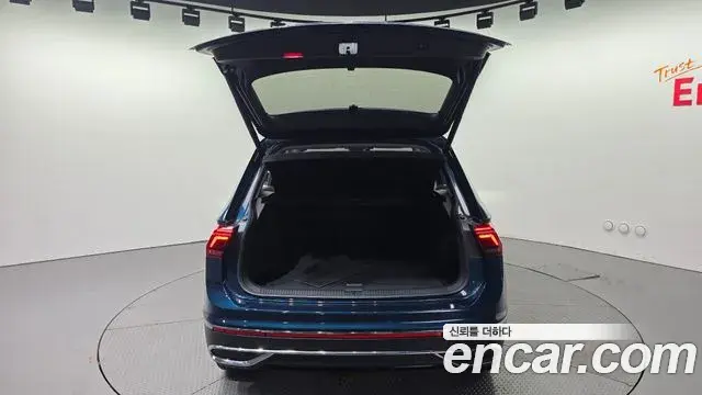 Volkswagen Tiguan 2023 — Photo 5/33