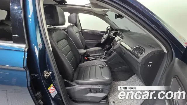 Volkswagen Tiguan 2023 — Photo 26/33