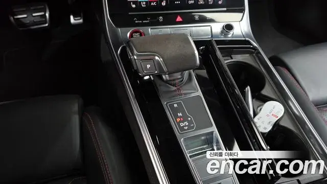 Audi RS6 2021 — Photo 24/34