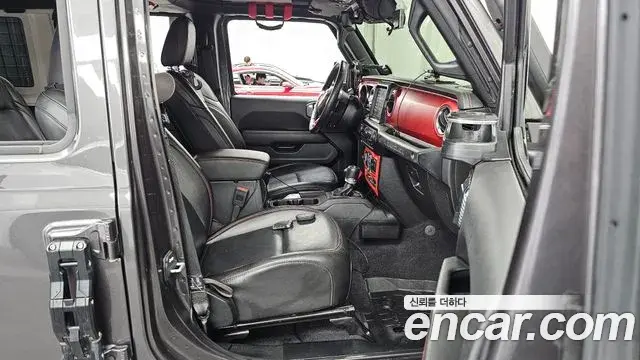 Jeep Wrangler 2021 — Photo 23/28