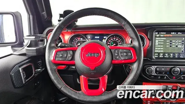 Jeep Wrangler 2021 — Photo 17/28