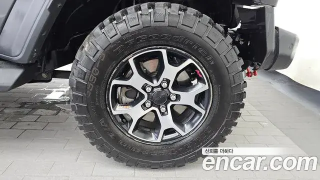 Jeep Wrangler 2021 — Photo 10/28