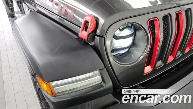 Jeep Wrangler 2021 — Photo 2/28