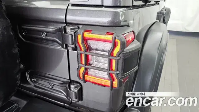 Jeep Wrangler 2021 — Photo 12/28