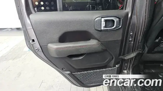 Jeep Wrangler 2021 — Photo 26/28
