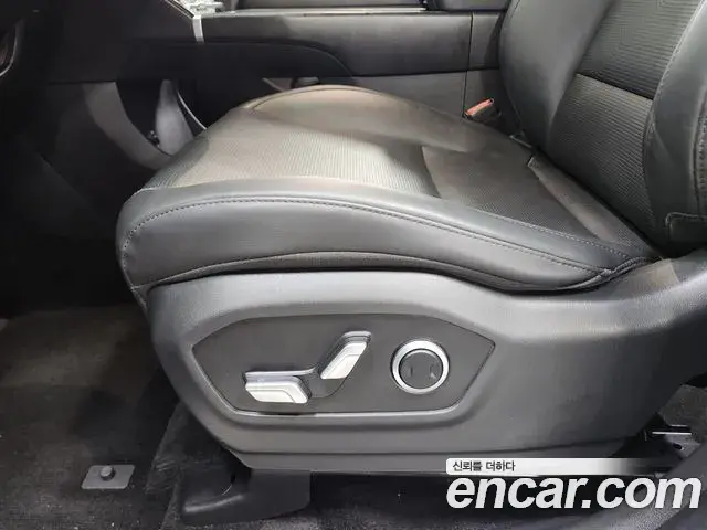 Hyundai Santa Fe 2023 — Şəkil 17/20