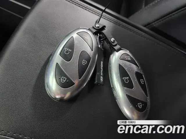 Hyundai Santa Fe 2023 — Şəkil 16/20