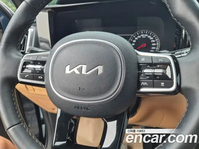 Kia Sorento 2023 — Фото 16/20