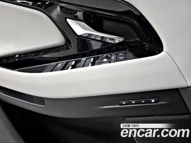Land Rover Range Rover Evoque 2025 — ფოტო 1/20