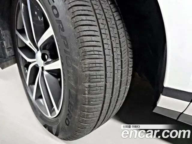 Land Rover Range Rover Evoque 2025 — ფოტო 13/20