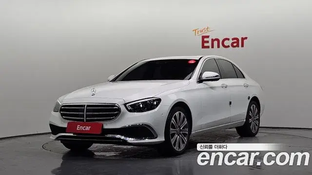 Mercedes-Benz E-Class 2023 — Фото 1/20