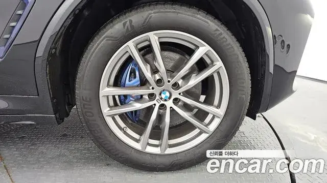 BMW X4 2021 — Şəkil 21/31