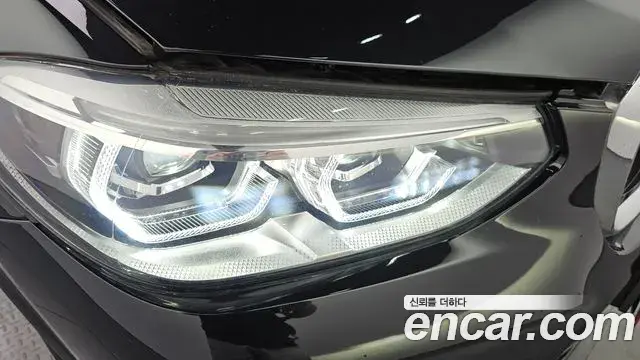 BMW X4 2021 — Şəkil 12/31