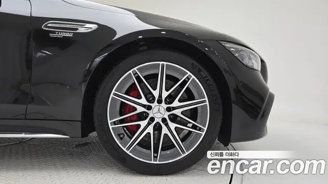 Mercedes-Benz AMG GT 2025 — Фото 4/18
