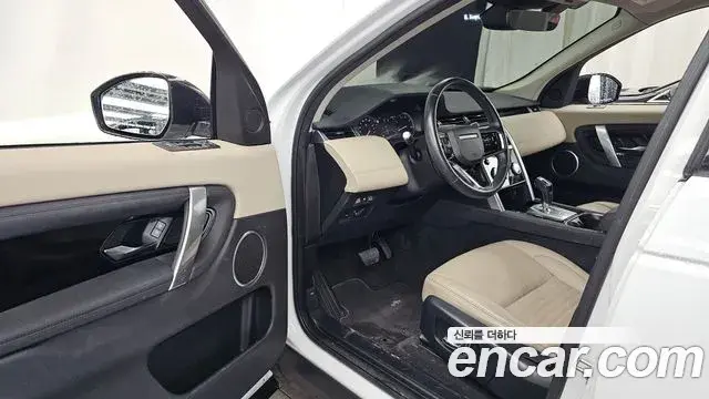 Land Rover Discovery Sport 2021 — Фото 10/20