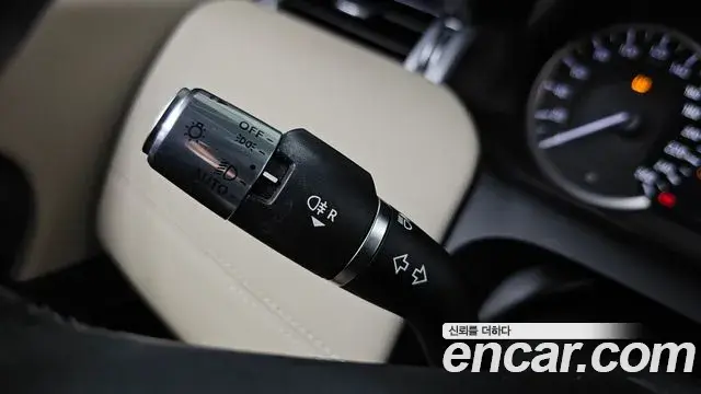 Land Rover Discovery Sport 2021 — Şəkil 28/36