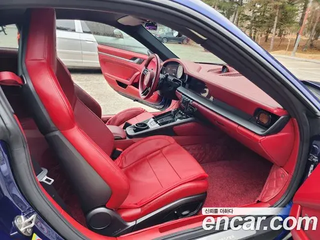 Porsche 911 2020 — ფოტო 14/19